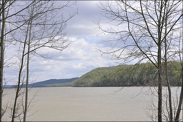 boat access to the Ohio River